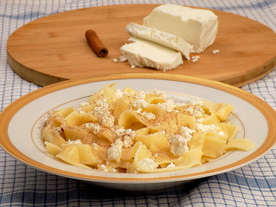 Makaron z białym serem