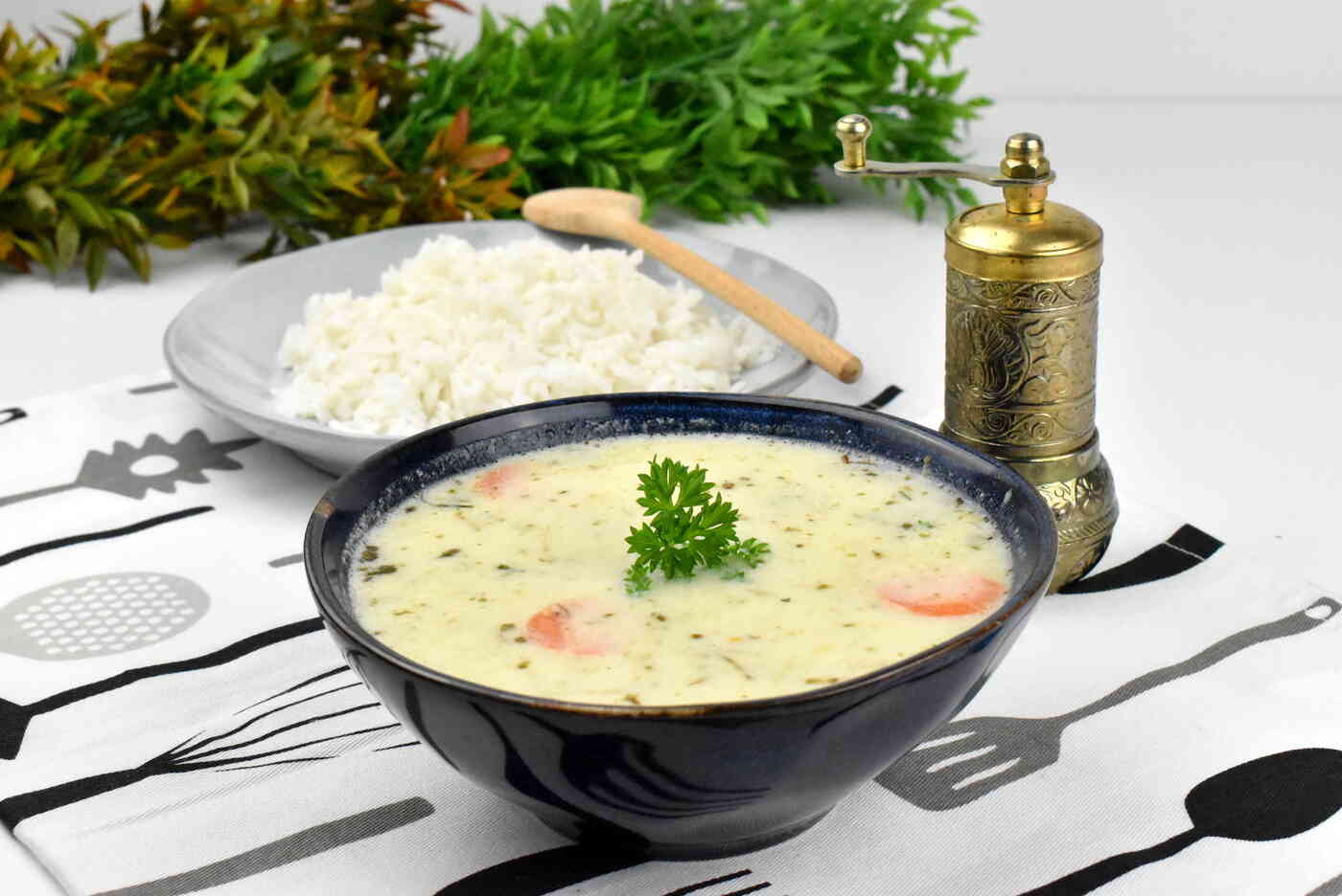 zupa ogórkowa z ryżem i śmietaną 